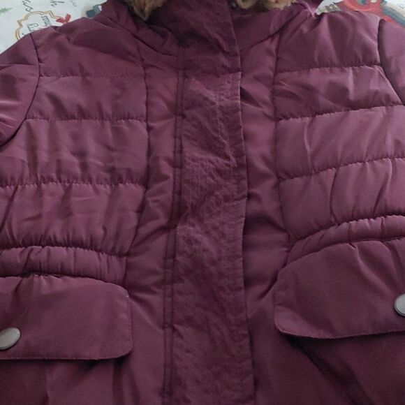 London Fog puffer jacket with faux fur hood Sz M (10/12) - Picture 6 of 9